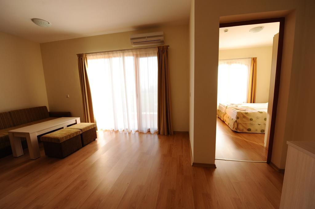 Serena Residence Aparthotel Sozopol Bagian luar foto
