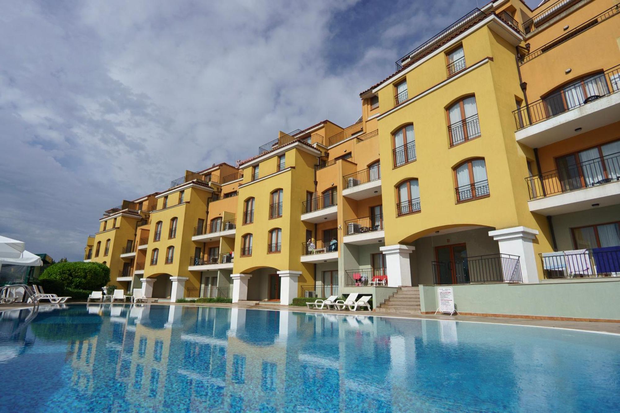 Serena Residence Aparthotel Sozopol Bagian luar foto