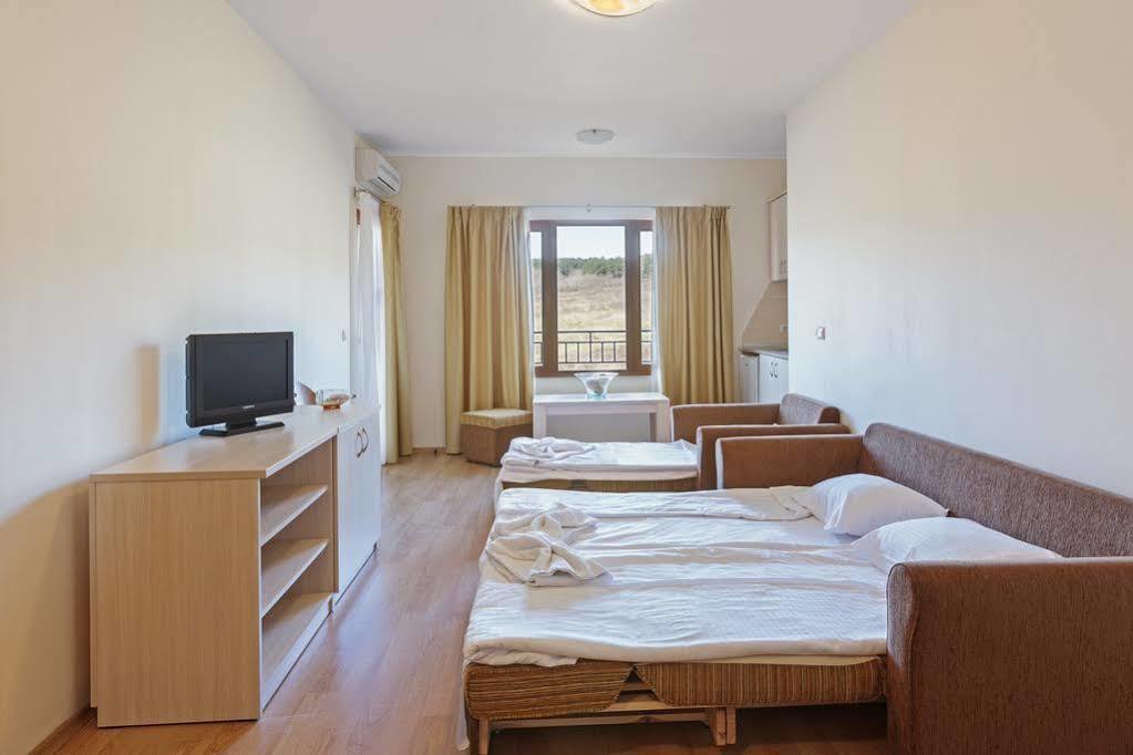 Serena Residence Aparthotel Sozopol Bagian luar foto