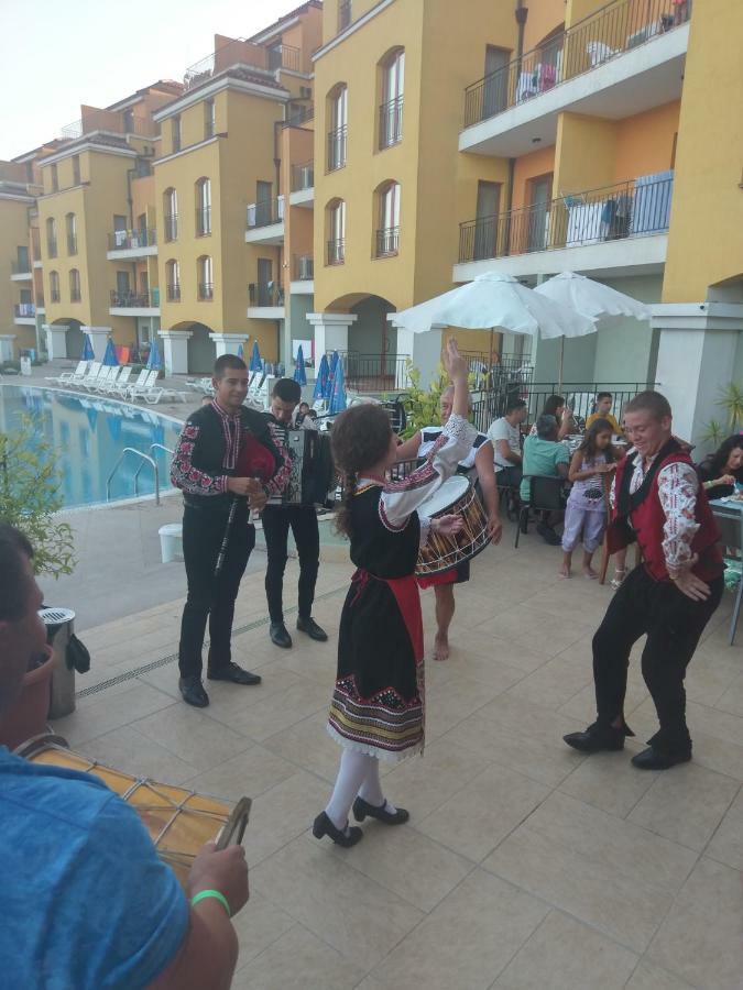 Serena Residence Aparthotel Sozopol Bagian luar foto